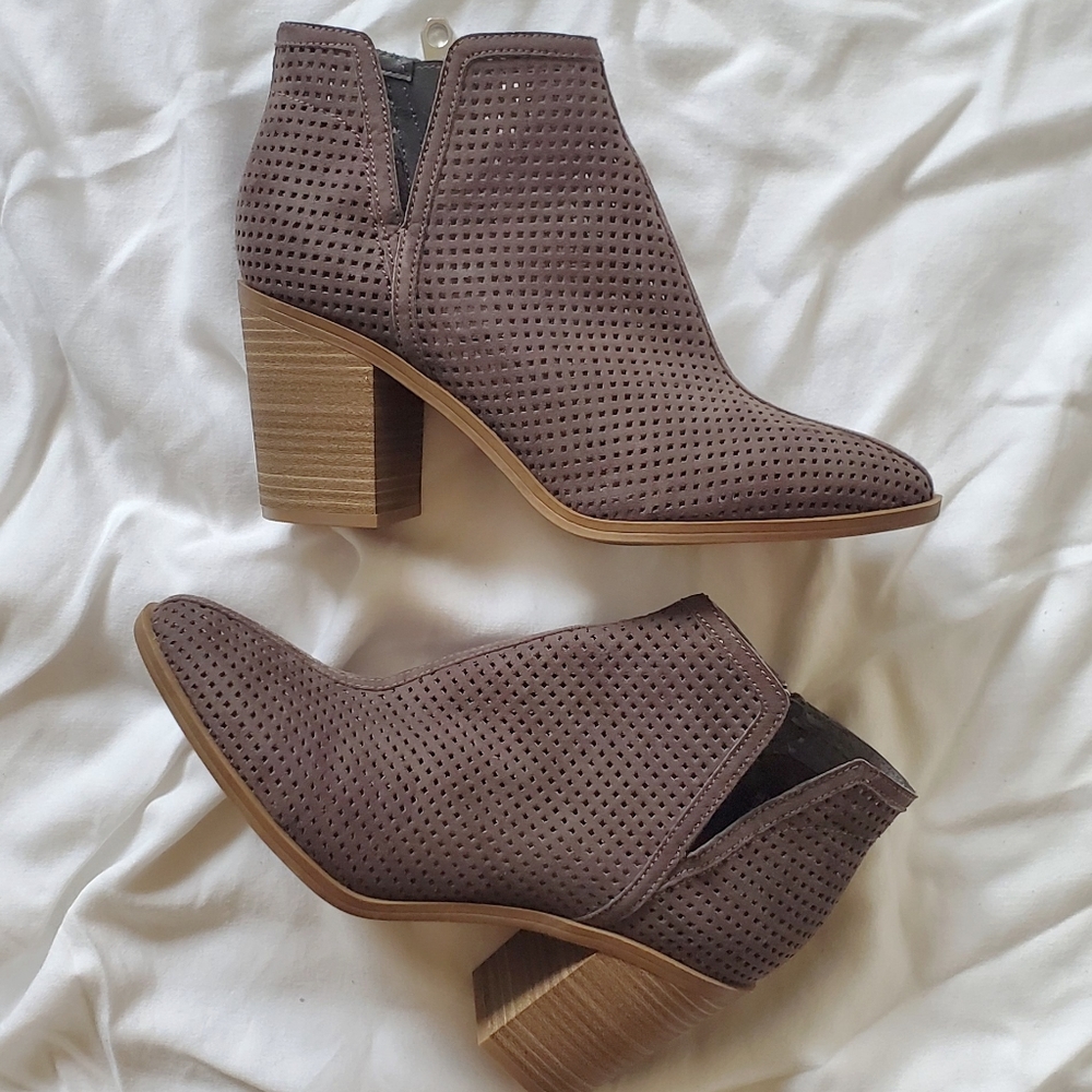 Dolce Vita ankle boots